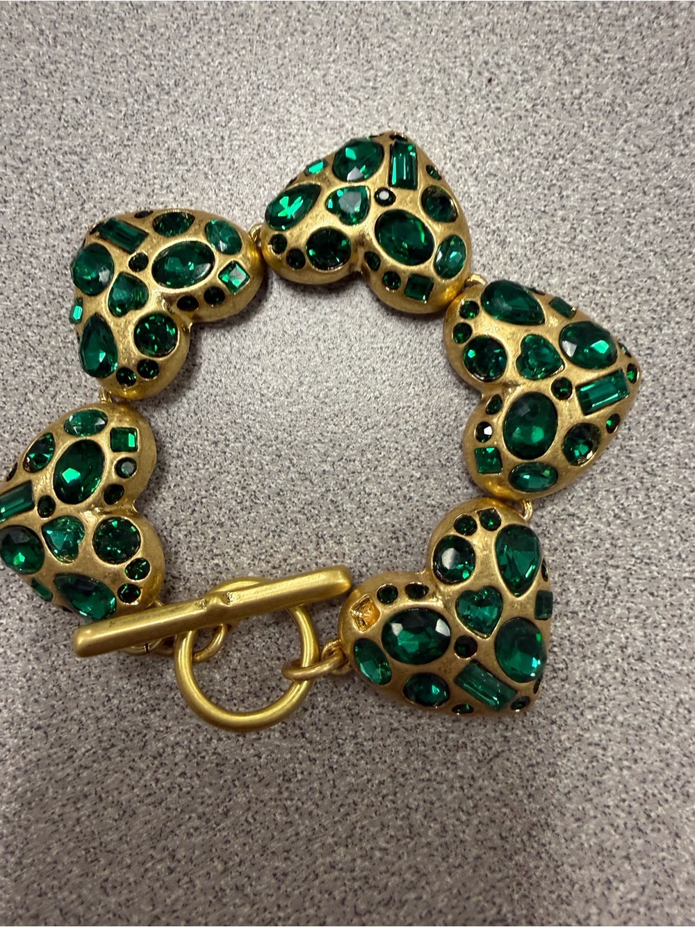 Oscar de la Renta Gold-Tone Bracelet with Emerald Green Hearts - Picture 2 of 6